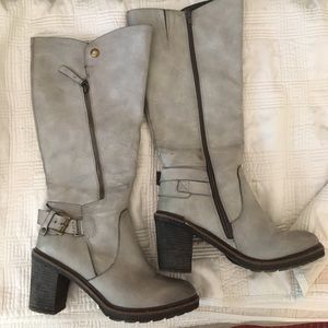 Boho grey boots